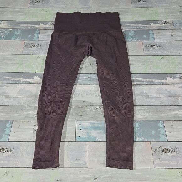 Savvi Workout Pants size Medium - Picture 3 of 5